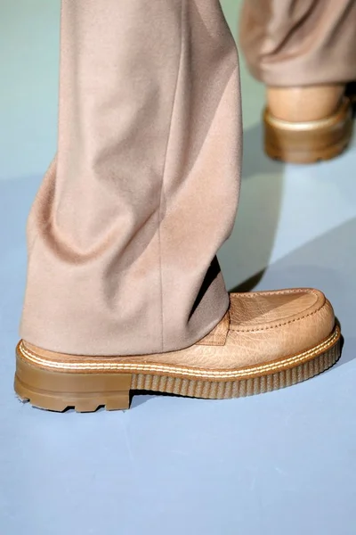 Look 32